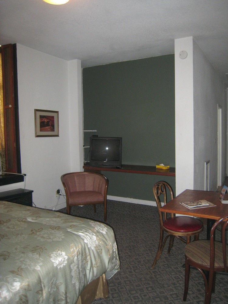 Deadwood Dick's Hotel Buitenkant foto